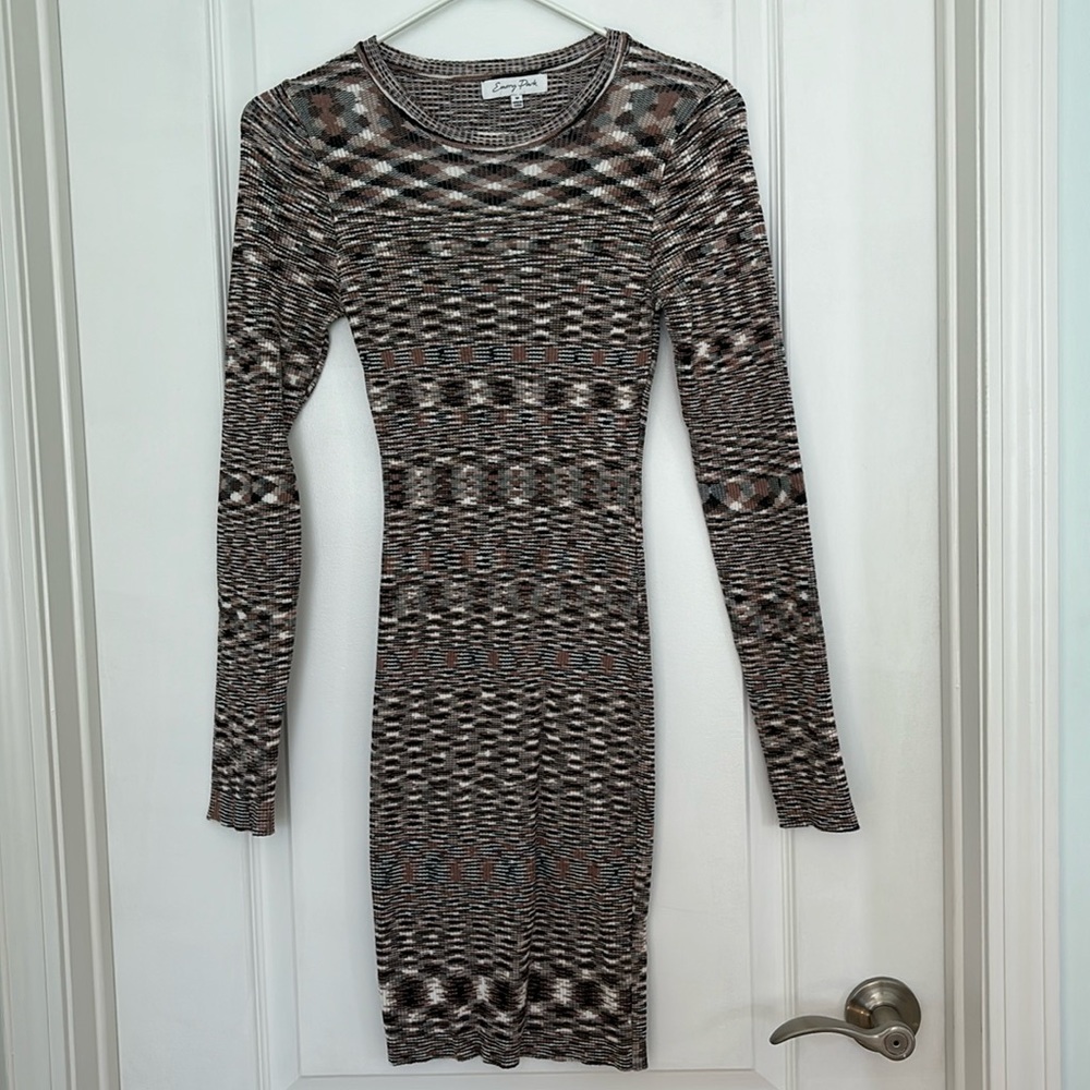 Size medium fitted dress, brown and black, like new